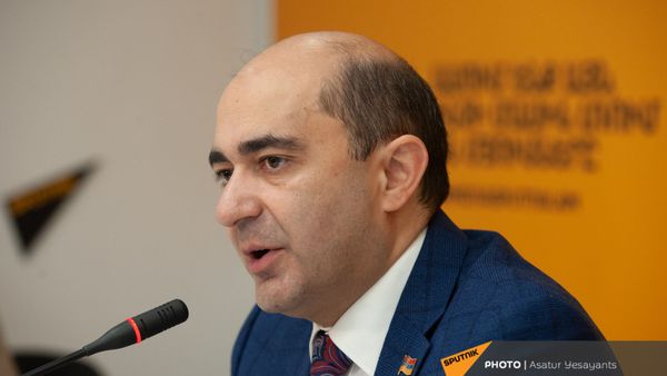 Лидер фракции Просвещенная Армения Эдмон Марукян в гостях у радио Sputnik - Sputnik Արմենիա