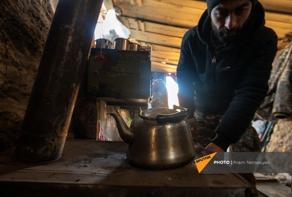 Սահմանային դիրքերում նաև թեյ են տալիս - Sputnik Արմենիա