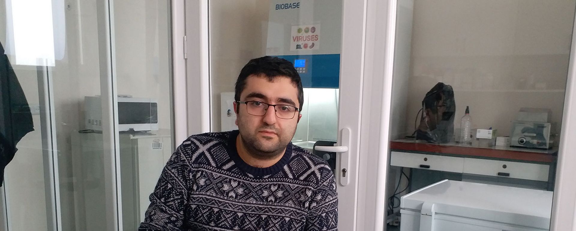 Старший научный сотрудник НИИ Молекулярной биологии Академии наук Армении Оваким Закарян (22 декабря 2020). Еревaн - Sputnik Армения, 1920, 03.08.2021