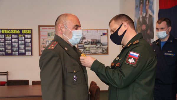 Вручениe ветеранам военной службы Армении наград Министерства обороны России (24 декабря 2020). Еревaн Вручениe ветеранам военной службы Армении наград Министерства обороны России (24 декабря 2020). Еревaн - Sputnik Армения