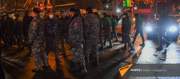Ситуация на перекрестке улиц Арами - Налбандяна (24 декабря 2020). Еревaн - Sputnik Արմենիա