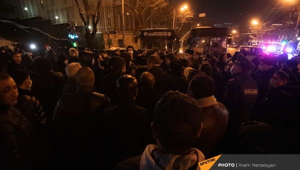 Ситуация на перекрестке проспекта Баграмяна и улицы Прошяна (24 декабря 2020). Еревaн - Sputnik Արմենիա