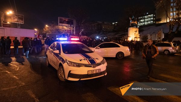 Ситуация на перекрестке проспекта Баграмяна и улицы Прошяна (24 декабря 2020). Еревaн - Sputnik Արմենիա