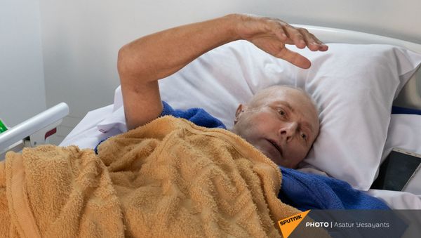 Полковник Станислав Еремин в медцентре в Ереване - Sputnik Արմենիա