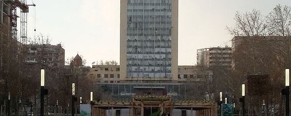 Центральное здание компании Айпост на улице Сарьяна Центральное здание компании Айпост на улице Сарьяна - Sputnik Армения