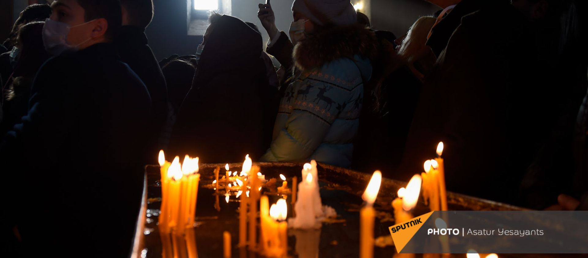 Католикос Гарегин II проводит Литургию на акции в поддержку ААЦ под девизом Решительно встанем на защиту нашей церкви (27 декабря 2020). Эчмиадзин - Sputnik Армения, 1920, 05.04.2021