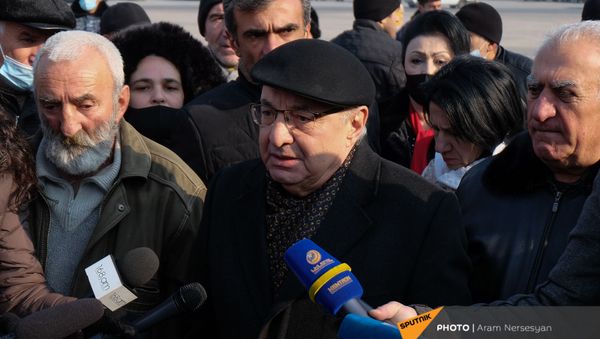 Вазген Манукян на акции протеста (28 декабря 2020). Еревaн Вазген Манукян на акции протеста (28 декабря 2020). Еревaн - Sputnik Армения