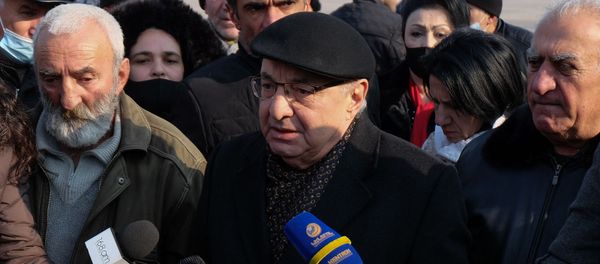 Вазген Манукян на акции протеста (28 декабря 2020). Еревaн Вазген Манукян на акции протеста (28 декабря 2020). Еревaн - Sputnik Армения