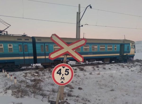 Երևան-Գյումրի-Երևան էլեկտրագնացքը մեքենայի է բախվել - Sputnik Արմենիա