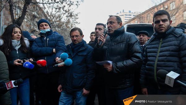 Арцвик Минасян на акции протеста оппозиции (29 декабря 2020). Еревaн Арцвик Минасян на акции протеста оппозиции (29 декабря 2020). Еревaн - Sputnik Армения