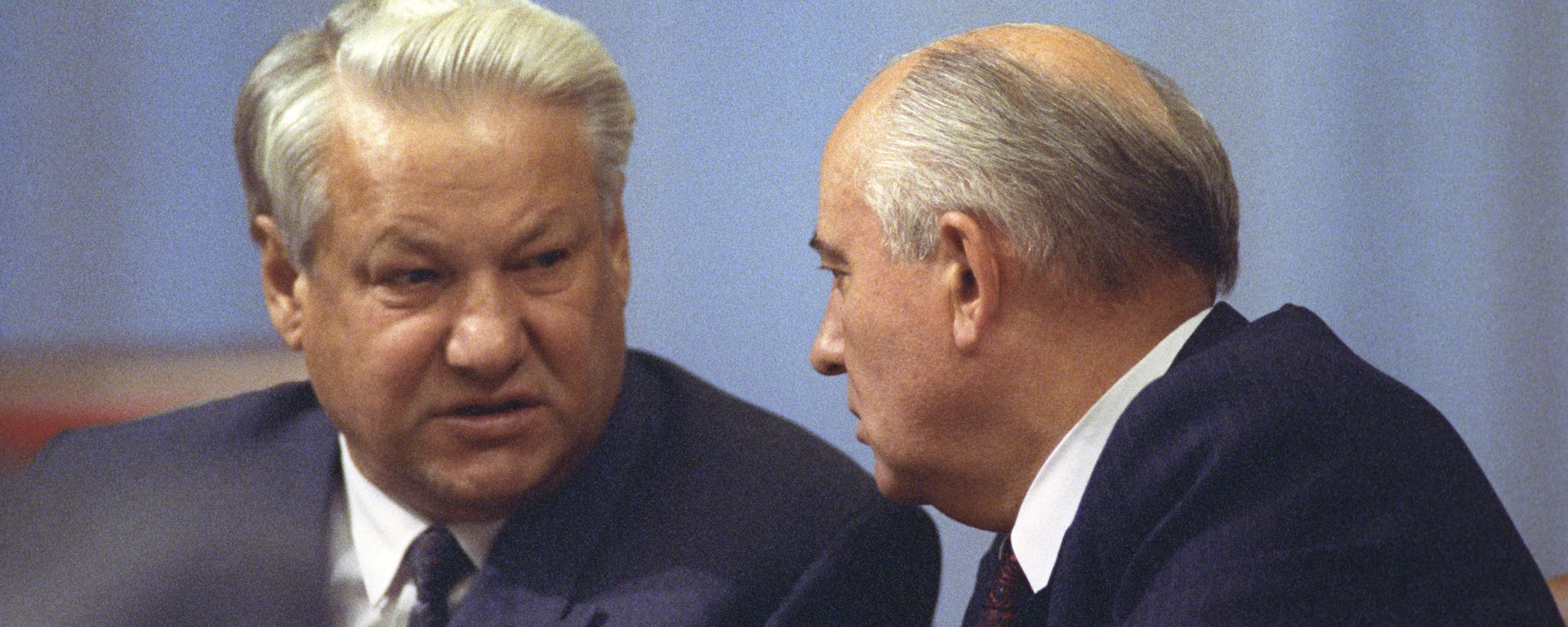 Президент Российской Федерации Борис Николаевич Ельцин и Президент СССР Михаил Сергеевич Горбачев - Sputnik Армения, 1920, 08.12.2021