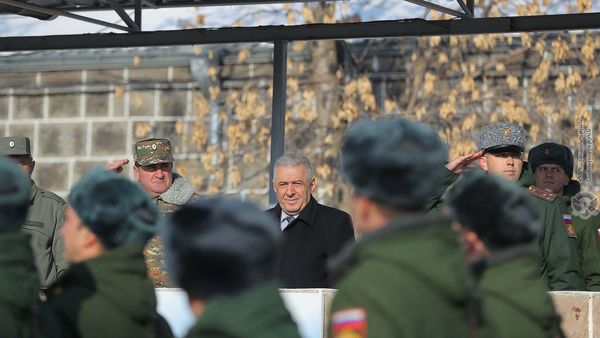 Министр обороны Вагаршак Арутюнян посетил 102 военную базу (29 декабря 2020). Еревaн - Sputnik Армения