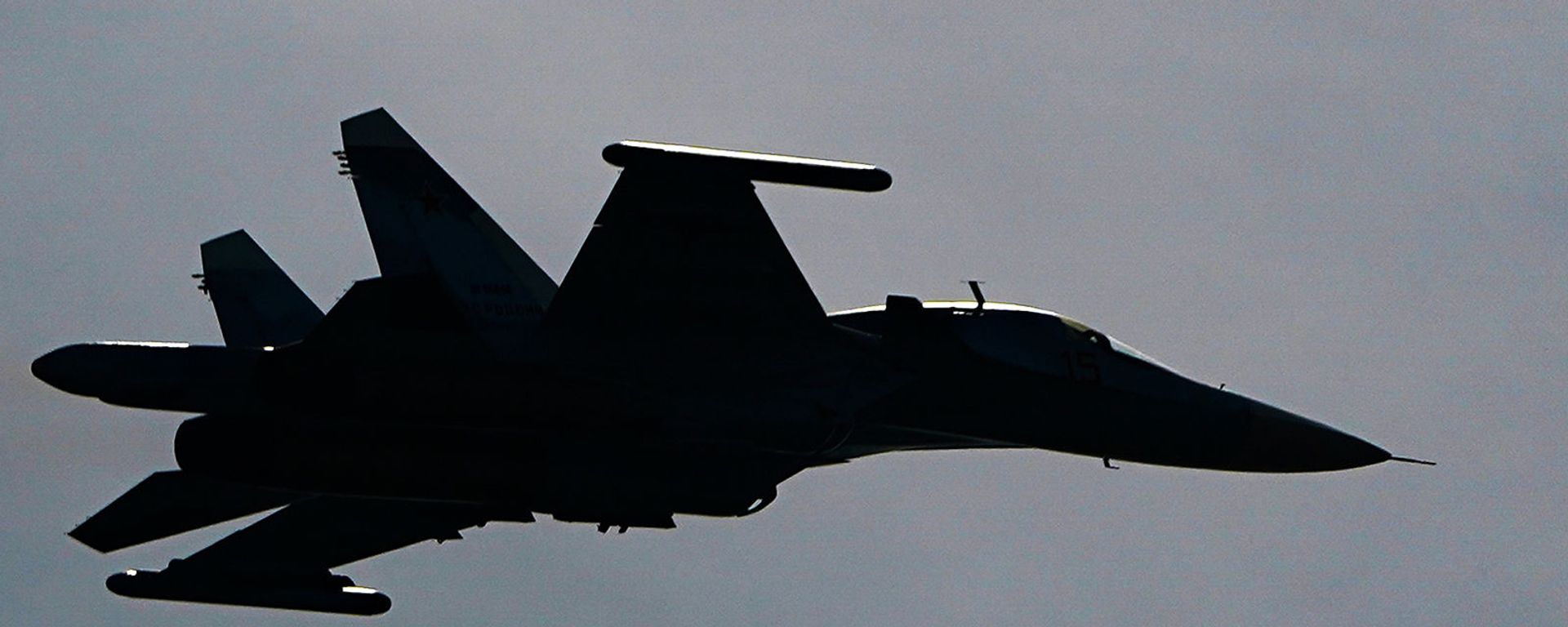 Су-34 с внешними модулями КРЭП Хибины на крыльях во время демонстрационного полета в рамках Международного форума Армия-2020 (28 августа 2020). Аэродром Кубинка Су-34 с внешними модулями КРЭП Хибины на крыльях во время демонстрационного полета в рамках Международного форума Армия-2020 (28 августа 2020). Аэродром Кубинка - Sputnik Армения, 1920, 04.06.2021