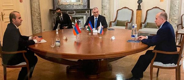 Tрехсторонняя встреча между директорами СНБ Армении, ФСБ России и ГСБ Азербайджана (28 декабря 2020). Москвa Tрехсторонняя встреча между директорами СНБ Армении, ФСБ России и ГСБ Азербайджана (28 декабря 2020). Москвa - Sputnik Արմենիա