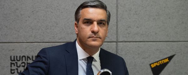 Омбудсмен Арман Татоян в гостях у радио Sputnik Омбудсмен Арман Татоян в гостях у радио Sputnik - Sputnik Армения