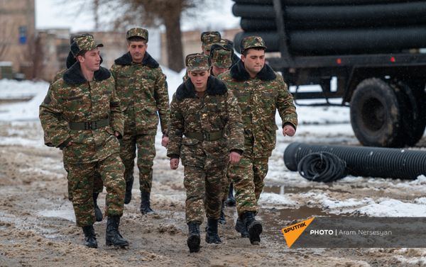 Будни артиллерийского полка, защищающего Карвачар в дни войны (17 декабря 2020). Варденис Будни артиллерийского полка, защищающего Карвачар в дни войны (17 декабря 2020). Варденис - Sputnik Армения