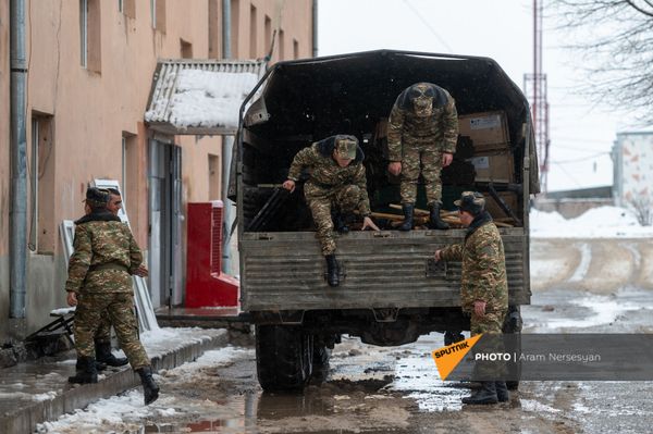 Будни артиллерийского полка, защищающего Карвачар в дни войны (17 декабря 2020). Варденис Будни артиллерийского полка, защищающего Карвачар в дни войны (17 декабря 2020). Варденис - Sputnik Армения