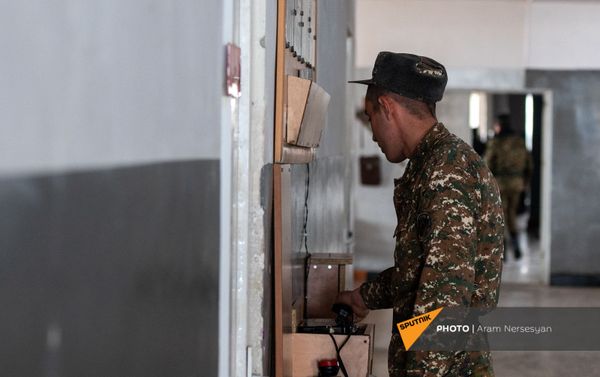Будни артиллерийского полка, защищающего Карвачар в дни войны (17 декабря 2020). Варденис Будни артиллерийского полка, защищающего Карвачар в дни войны (17 декабря 2020). Варденис - Sputnik Армения