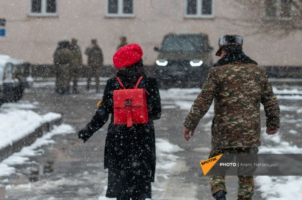 Будни артиллерийского полка, защищающего Карвачар в дни войны (17 декабря 2020). Варденис Будни артиллерийского полка, защищающего Карвачар в дни войны (17 декабря 2020). Варденис - Sputnik Армения