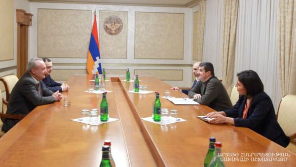Президент НКР Араик Арутюнян принял министра образования и науки Армении Ваграма Думаняна (30 декабря 2020). Степанакерт - Sputnik Արմենիա