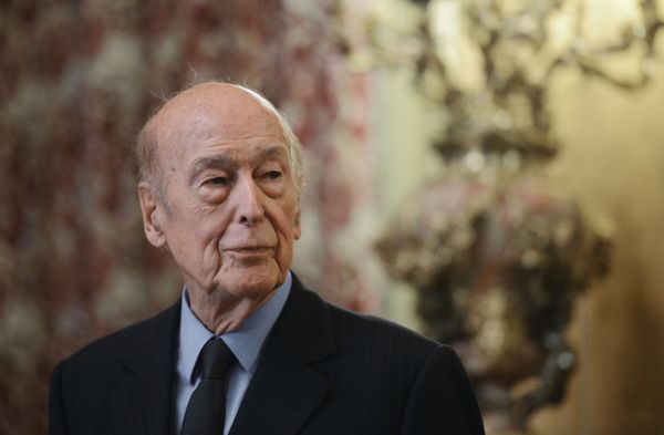 Экс-президент Франции Валери Жискар д'Эстен на презентации своей книги Победа Великой армии в особняке МИД РФ в Москве - Sputnik Армения
