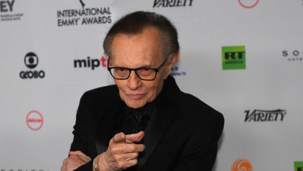 Ларри Кинг на 45-й церемонии вручения международной премии Эмми (20 ноября 2017). Нью-Йорк - Sputnik Армения
