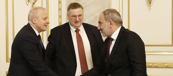 Премьер-министр Никол Пашинян принял заместителя председателя правительства РФ Алексея Оверчука (3 января 2021). Еревaн Премьер-министр Никол Пашинян принял заместителя председателя правительства РФ Алексея Оверчука (3 января 2021). Еревaн - Sputnik Армения