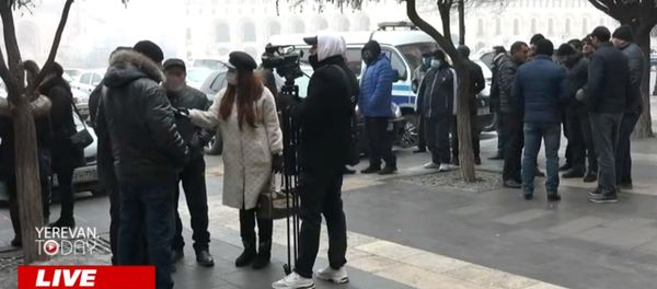 Родственники пропавших без вести у здания Правительства (5 декабря 2021). Еревaн - Sputnik Արմենիա