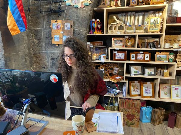 «Արի պոնչո էնեմ». «Գյումրիկը» ժպիտներ է պարգևում - Sputnik Արմենիա