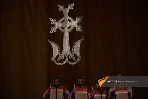 Սուրբծննդյան ճրագալույցի պատարագը Երևանի Սուրբ Գրիգոր Լուսավորիչ եկեղեցում - Sputnik Արմենիա
