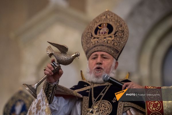 Սուրբծննդյան պատարագը Երևանի Սուրբ Գրիգոր Լուսավորիչ մայր եկեղեցում. 6 հունվարի, 2021 - Sputnik Արմենիա