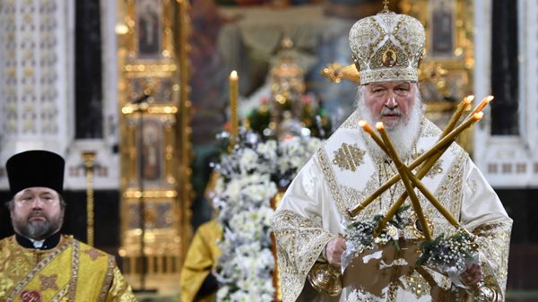 Патриарх Московский и всея Руси Кирилл во время Рождественского богослужения в храме Христа Спасителя в Москве - Sputnik Армения