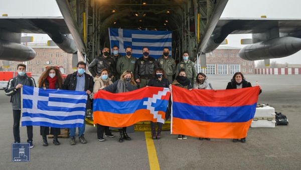 Второй самолет с гуманитарной помощью прибыл в Армению из Греции (9 января 2021). Еревaн - Sputnik Армения