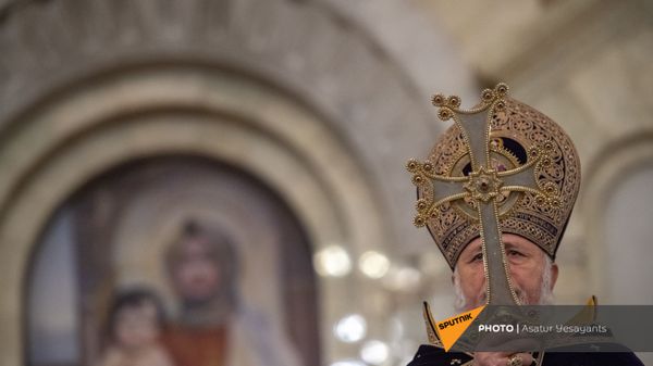 Католикос Гарегин Второй во время Рождественской литургии в соборе Святого Григория Просветителя (6 января 2021). Еревaн - Sputnik Արմենիա
