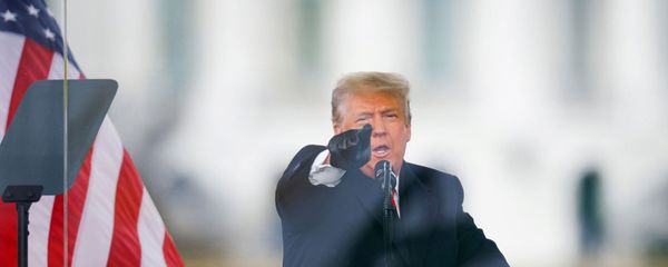 Президент США Дональд Трамп на митинге против утверждения Конгрессом США результатов выборов 2020 года (6 января 2021). Вашингтон Президент США Дональд Трамп на митинге против утверждения Конгрессом США результатов выборов 2020 года (6 января 2021). Вашингтон - Sputnik Армения