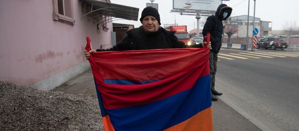 Оппозиция перекрыла дорогу в аэропорт (11 января 2021). Еревaн Оппозиция перекрыла дорогу в аэропорт (11 января 2021). Еревaн - Sputnik Армения