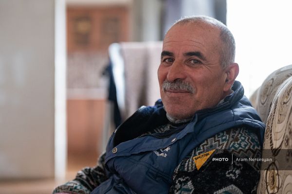 Жизнь превратилась в кино: как к слухам о сдаче Тигранашена Азербайджану отнеслись жители - Sputnik Армения