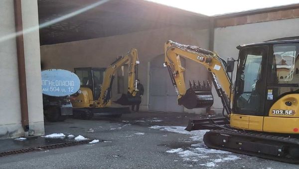 Подарок Первопрестольного Эчмиадзина министерству обороны Армении и городу Степанакерту - Sputnik Արմենիա
