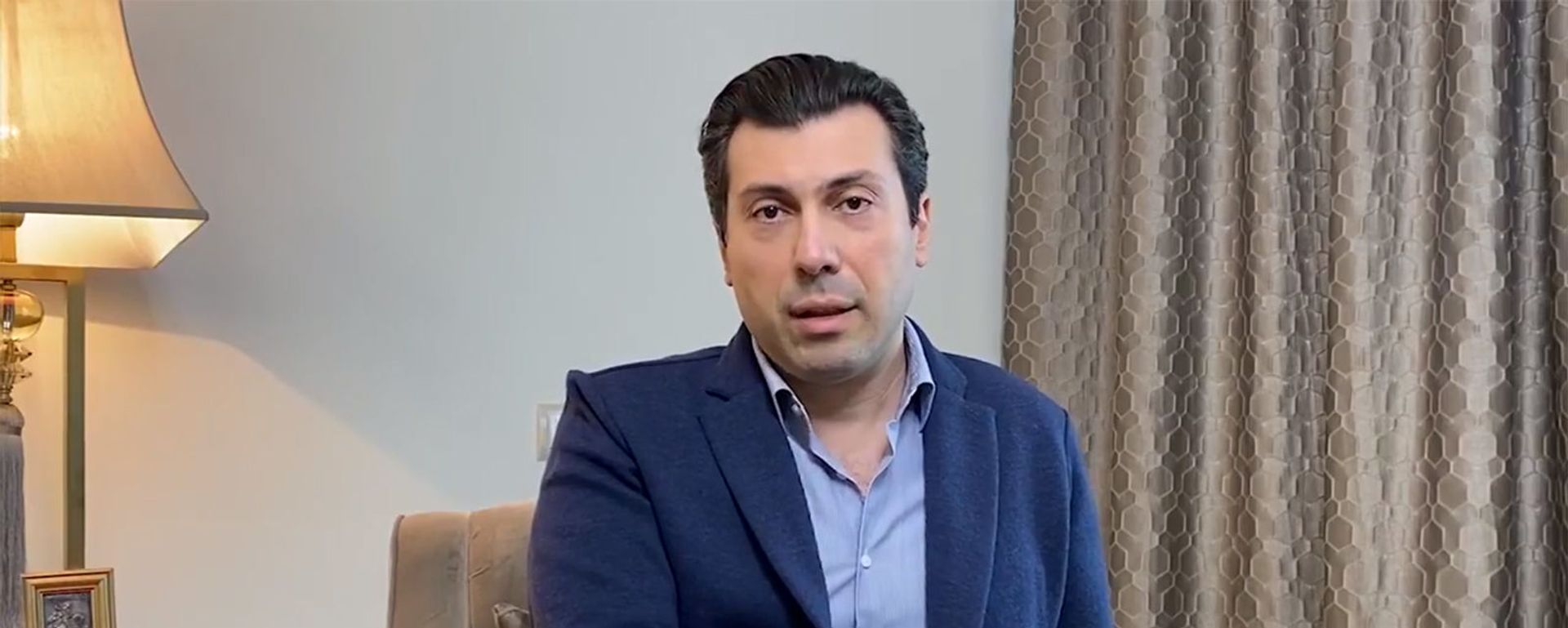 Очередное прямое включение Микаэла Минасяна в Facebook - Sputnik Армения, 1920, 09.04.2021