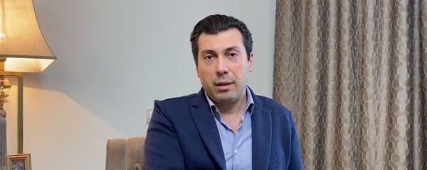 Очередное прямое включение Микаэла Минасяна в Facebook Очередное прямое включение Микаэла Минасяна в Facebook - Sputnik Армения