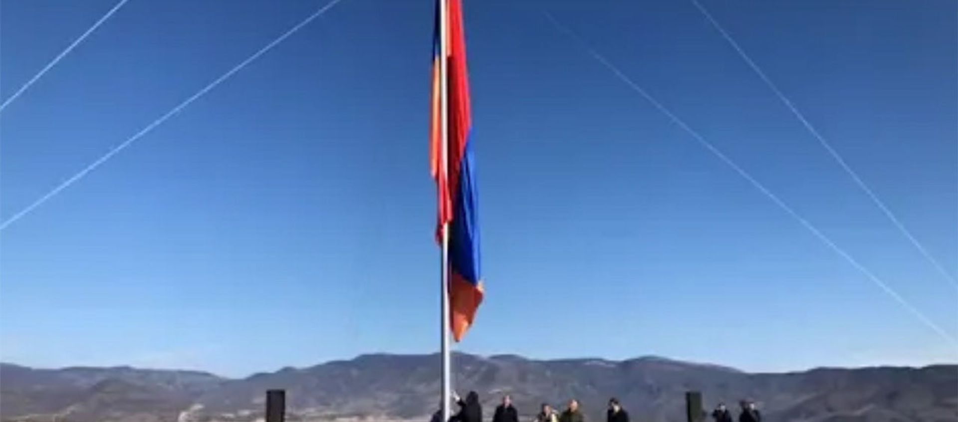 Ճակատեն գյուղ տանող ճանապարհի հարակից թմբի վրա տեղադրվեց հայկական եռագույնը - Sputnik Արմենիա, 1920, 17.01.2021