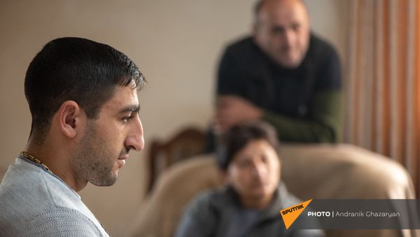 Потерявший обе руки во время карабахской войны Вараздат Санеян (17 января 2021). Цовагюх - Sputnik Армения