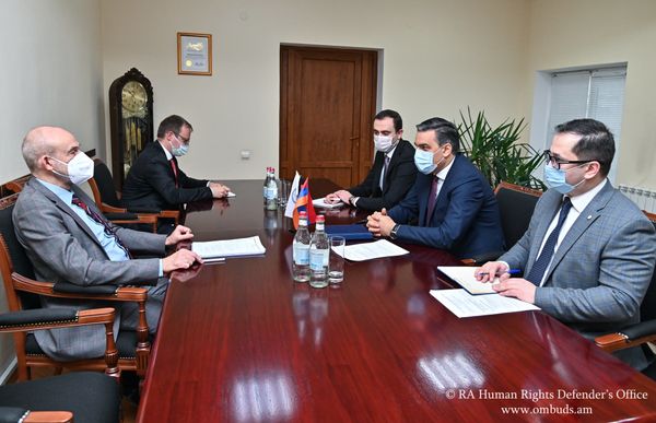 Թաթոյանը ՀՀ–ում Գերմանիայի դեսպանին ներկայացրել է Ադրբեջանում պահվող հայ գերիների հարցը - Sputnik Արմենիա