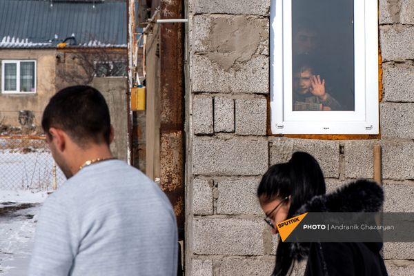 «Ռումբն ընկավ, թևերս հետ թռան...». Վարոյի տեսած իրական պատերազմն ու թևավոր երջանկությունը - Sputnik Արմենիա