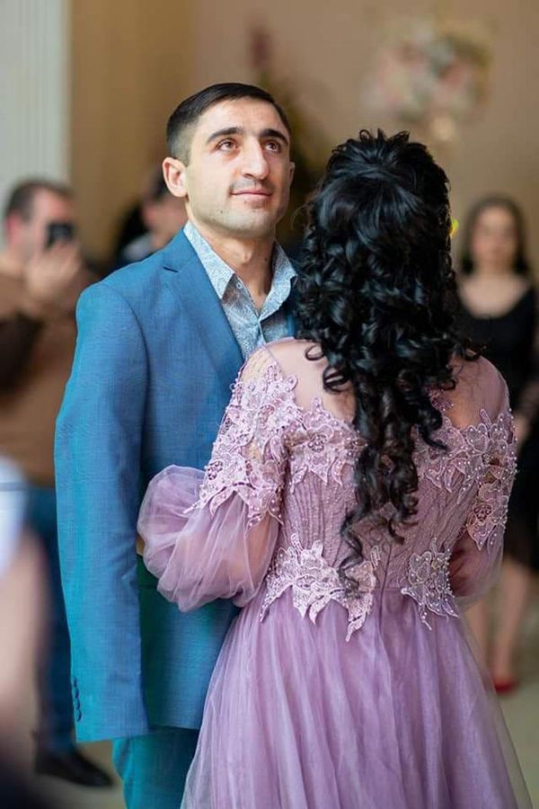 «Ռումբն ընկավ, թևերս հետ թռան...». Վարոյի տեսած իրական պատերազմն ու թևավոր երջանկությունը - Sputnik Արմենիա