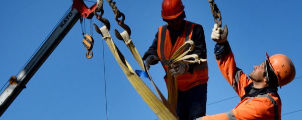 Рабочие во Владивостоке - Sputnik Армения