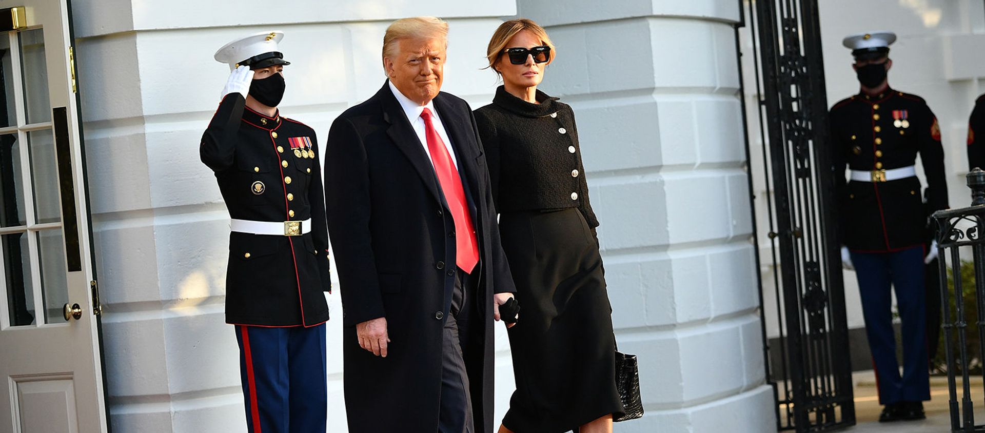 Президент США Дональд Трамп и Первая леди Мелания покидают Южную лужайку Белого дома в Вашингтоне, США - Sputnik Արմենիա, 1920, 10.02.2021