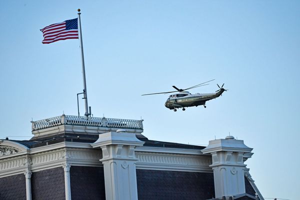 Борт Номер один с президентом США Дональдом Трампом и Первой леди Меланией Трамп на борту отправляется из Белого дома в Вашингтон, США - Sputnik Армения
