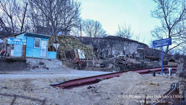 Указатель на азербайджанском языке в селе Шурнух - Sputnik Армения