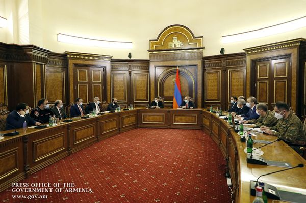 Փաշինյանի ու Հարությունյանի գլխավորությամբ ԱԽ խորհրդակցություն է տեղի ունեցել Փաշինյանի ու Հարությունյանի գլխավորությամբ ԱԽ խորհրդակցություն է տեղի ունեցել - Sputnik Արմենիա